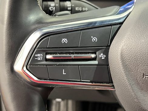 Used 2024 Chevrolet Traverse LT FWD image 57