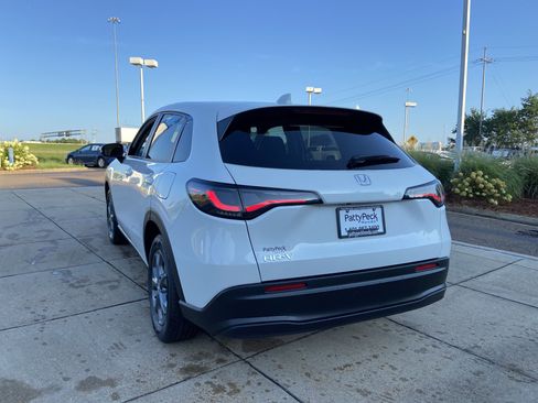 New 2027 Honda HR-V LX image 8