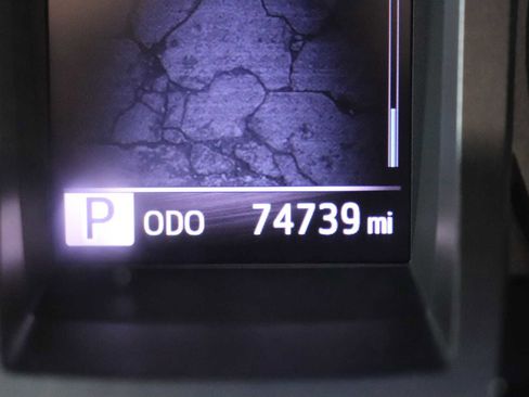 Used 2018 Toyota Tacoma TRD Off-Road image 11