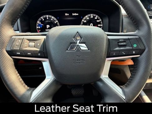 Used 2024 Mitsubishi Outlander SEL AWD/4WD image 30