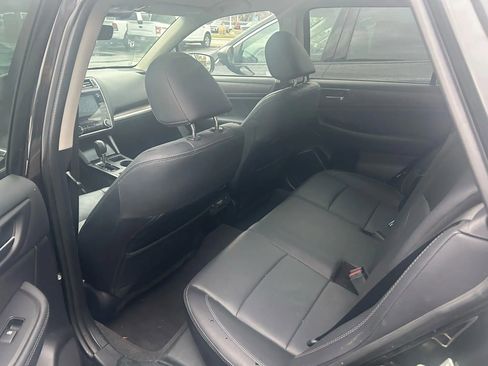 Used 2018 Subaru Outback 2.5i Limited image 16