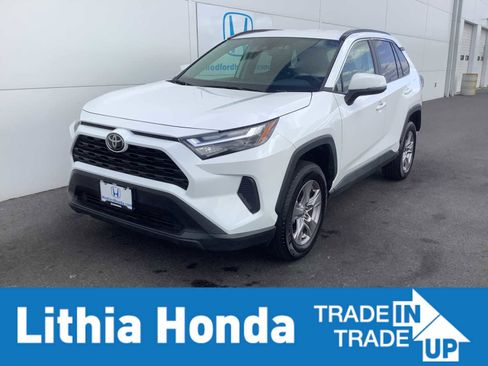 Used 2025 Toyota RAV4 XLE AWD/4WD image 1