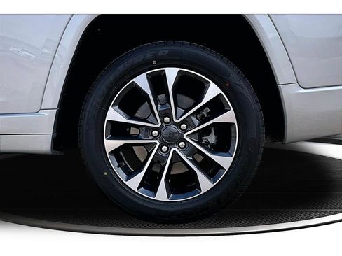 Certified 2024 Jeep Grand Cherokee L Overland w/ Trailer Tow Package AWD/4WD image 41