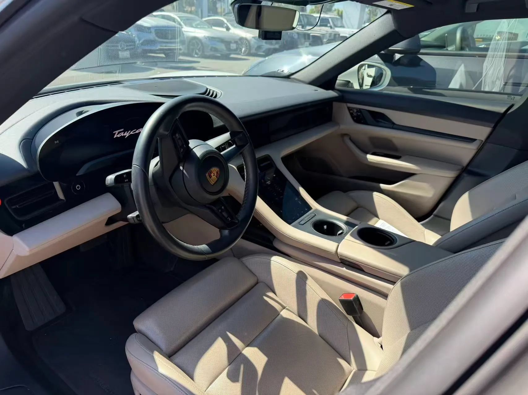 Used 2021 Porsche Taycan RWD image 4
