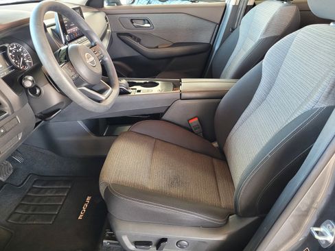 Certified 2023 Nissan Rogue SV image 18