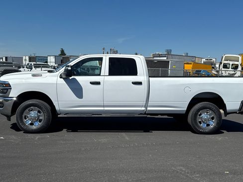 New 2026 RAM 2500 Tradesman AWD/4WD image 6