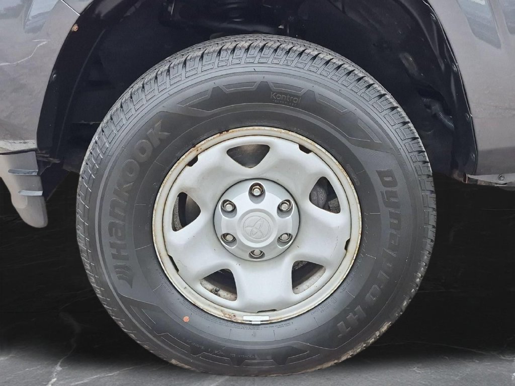 Used 2020 Toyota Tacoma SR AWD/4WD image 30