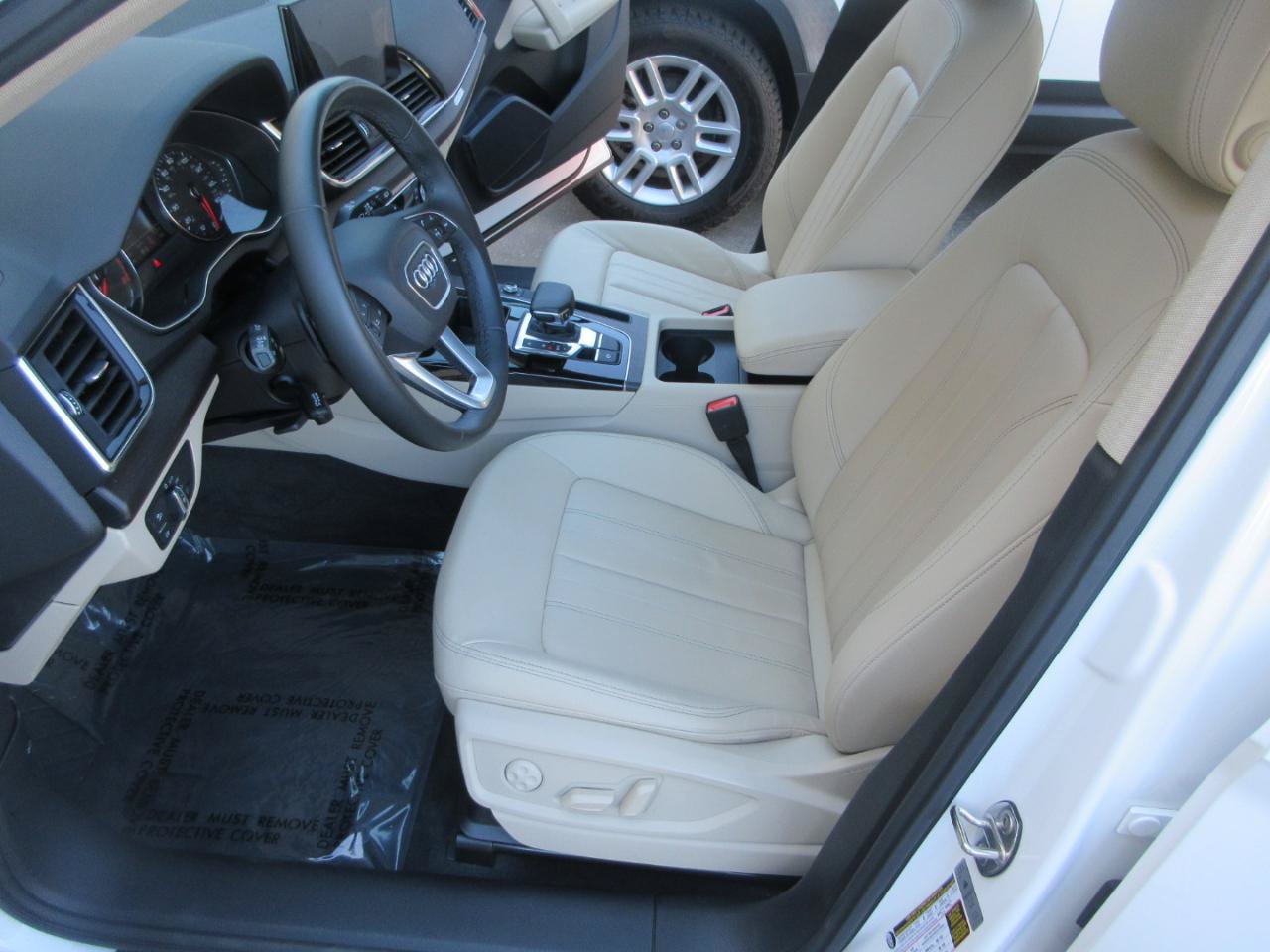Used 2023 Audi Q5 2.0T Premium w/ Convenience Package AWD/4WD image 8