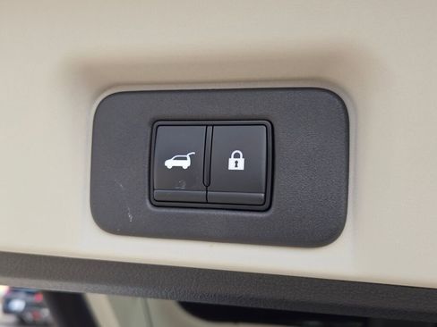 Used 2023 Nissan Ariya image 15