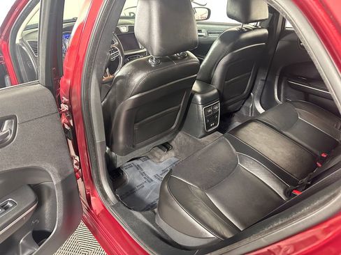 Used 2018 Chrysler 300 Limited w/ Safetytec Plus Group image 23