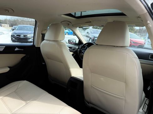 Used 2018 Volkswagen Jetta SE image 21