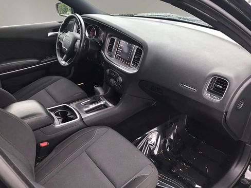 Used 2019 Dodge Charger SXT AWD/4WD image 43