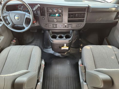 New 2025 Chevrolet Express 3500 w/ Power Convenience Package image 31