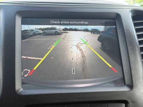 Used 2021 Jeep Cherokee Trailhawk AWD/4WD image 25