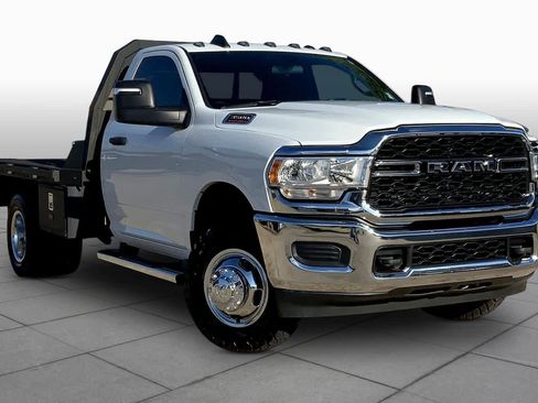 Used 2024 RAM 3500 Tradesman w/ Chrome Appearance Group AWD/4WD image 3