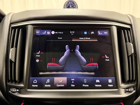 Used 2022 Maserati Levante GT image 16