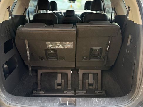 Used 2026 Kia Carnival FWD image 23