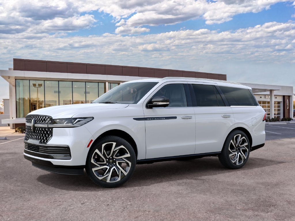 New 2027 Lincoln Navigator Black Label AWD/4WD image 1