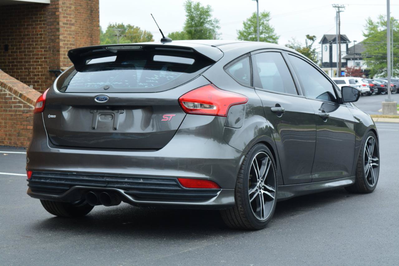 Used 2016 Ford Focus ST FWD image 5