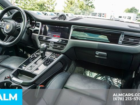 Used 2022 Porsche Macan AWD/4WD image 23