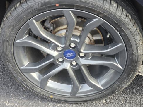 Used 2020 Ford Fusion SE image 9