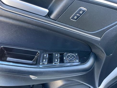 Used 2017 Ford Edge SEL w/ Equipment Group 201A FWD image 18