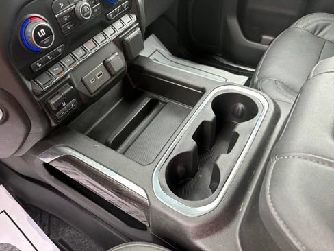 Used 2021 Chevrolet Silverado 1500 LTZ AWD/4WD image 23