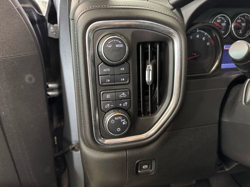 Used 2020 Chevrolet Silverado 1500 RST AWD/4WD image 17