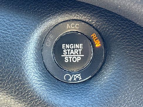 Used 2020 Jeep Cherokee Limited image 19