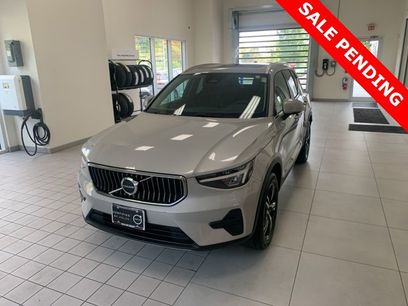 Certified 2025 Volvo XC40 B5 Core