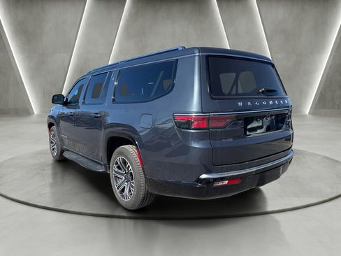 Used 2025 Jeep Wagoneer L 4WD image 5