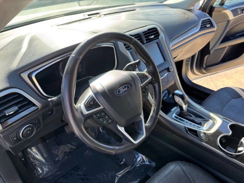 Used 2015 Ford Fusion SE w/ Equipment Group 202A image 19