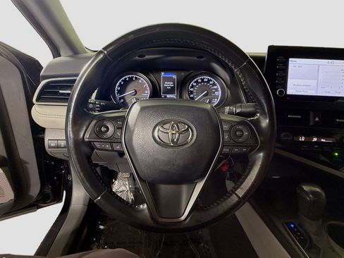 Used 2021 Toyota Camry SE FWD image 13
