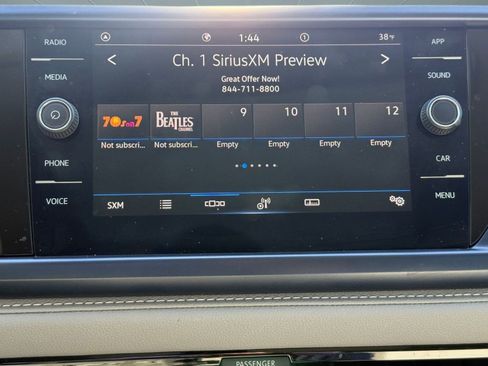 Used 2023 Volkswagen Taos SE w/ Panoramic Sunroof Package image 25