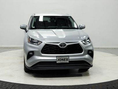 Used 2021 Toyota Highlander LE