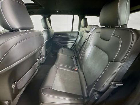 New 2025 Jeep Grand Cherokee Altitude image 24