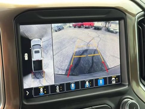 Certified 2021 Chevrolet Silverado 1500 High Country w/ Technology Package AWD/4WD image 17