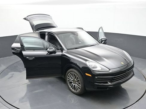 Used 2022 Porsche Cayenne Platinum Edition AWD/4WD image 33