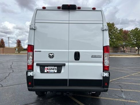 New 2025 RAM ProMaster 3500 w/ Power Group image 9