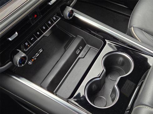 Used 2025 Chevrolet Tahoe Premier RWD image 22