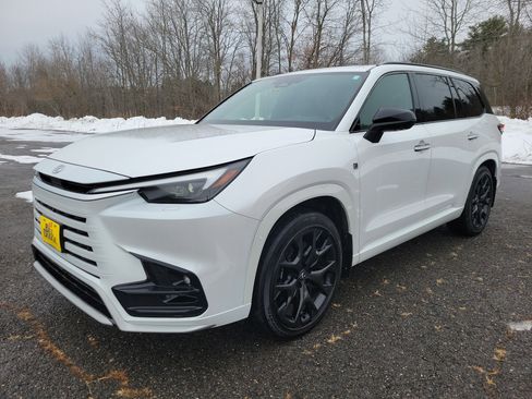 Used 2024 Lexus TX 500h AWD w/ Technology Package image 1