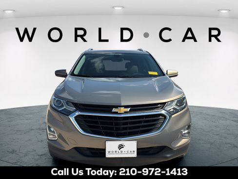 Used 2018 Chevrolet Equinox LT w/ Sun & Infotainment Package FWD image 4