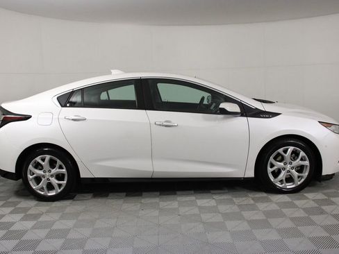 Used 2018 Chevrolet Volt Premier w/ Driver Confidence Package image 8