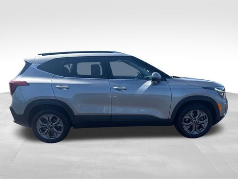Used 2024 Kia Seltos S AWD/4WD image 2