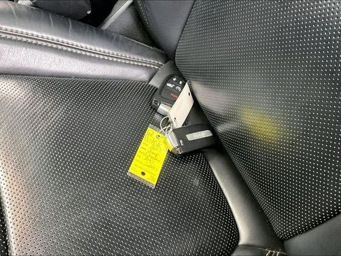 Used 2017 Jeep Cherokee Limited w/ Luxury Group image 14