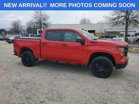 Used 2024 Chevrolet Silverado 1500 Custom Trail Boss w/ LPO, Dark Essentials Package image 10