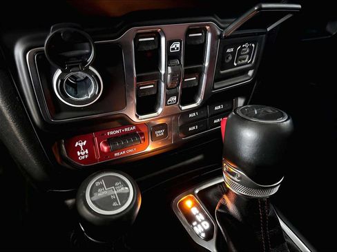 Used 2023 Jeep Wrangler Unlimited Rubicon 4xe AWD/4WD image 29