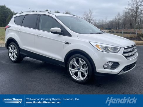 Used 2019 Ford Escape Titanium image 1