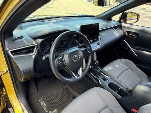 Used 2024 Toyota Corolla Cross AWD Hybrid w/ Moonroof Package image 10