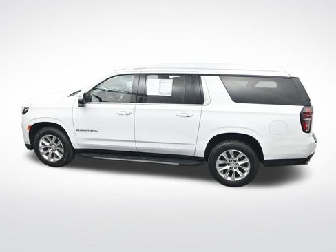 Used 2023 Chevrolet Suburban Premier image 31